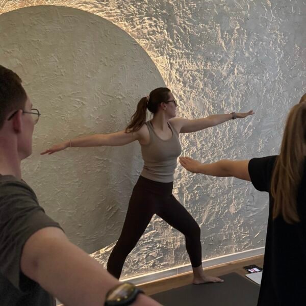 Joga studijoje